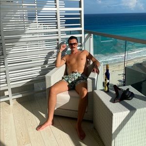 Meet your Posher, Seth